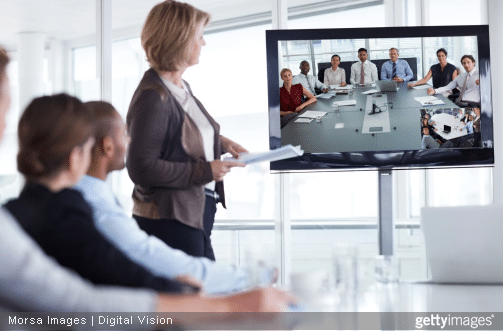 Mettre en place un dispositif de visioconférence aujourd'hui, ne coûte pas cher. / Source image : Gettyimages